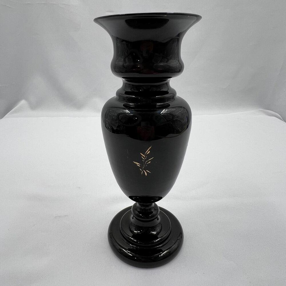 Vintage Black Glass Vase, Victorian era style handpainted floral decor - Picture 4 of 7